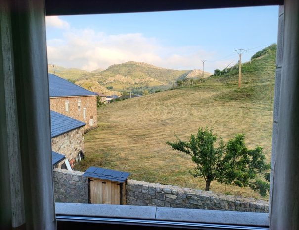 Ventana Las Moradas de Babia